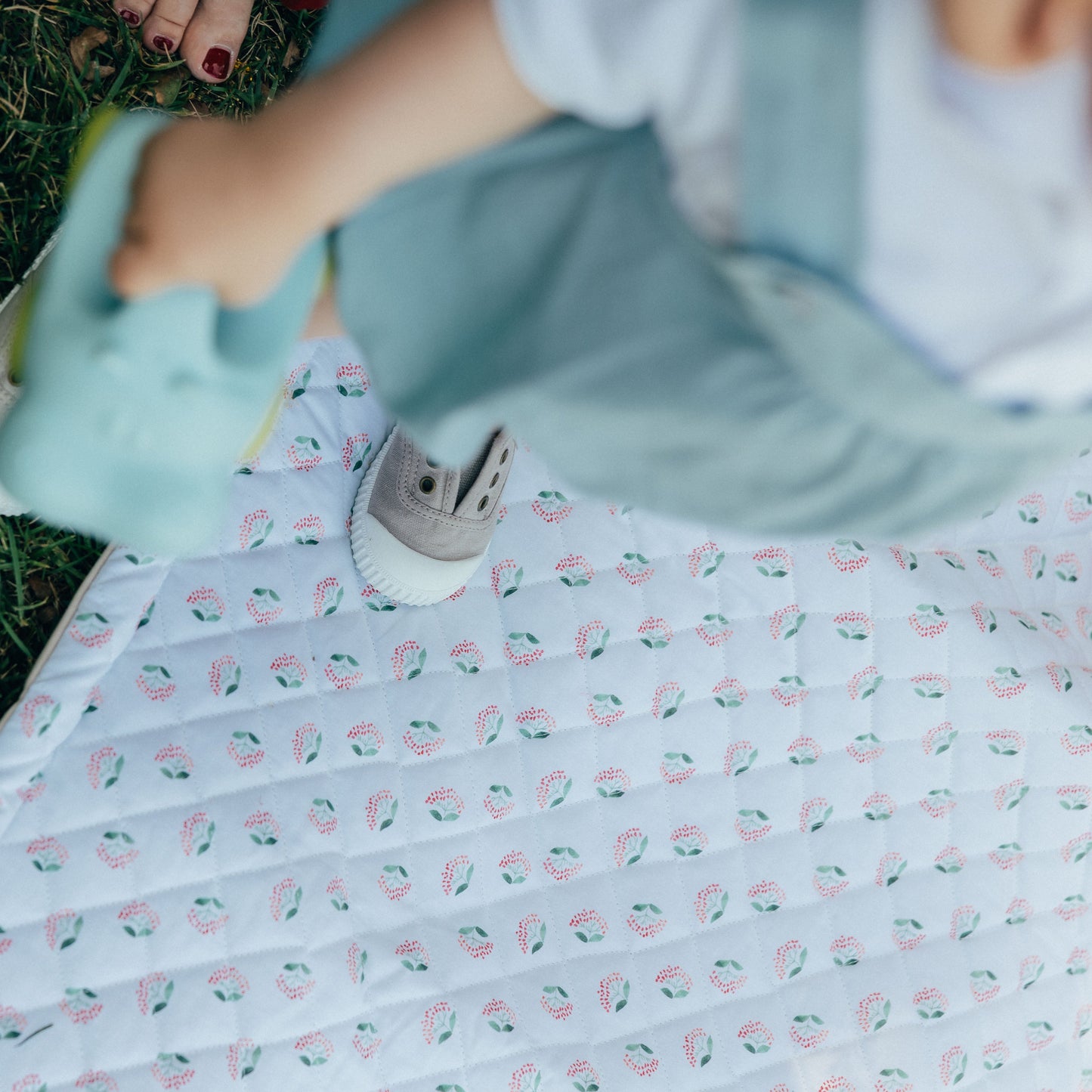 Manta de Juegos Impermeable - Bidi Hortensia Fresa Personalizable
